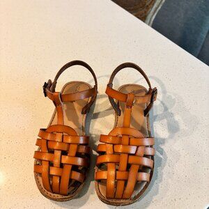 Old Navy Tan Sandals with Interwoven Straps - Size 11 Toddler